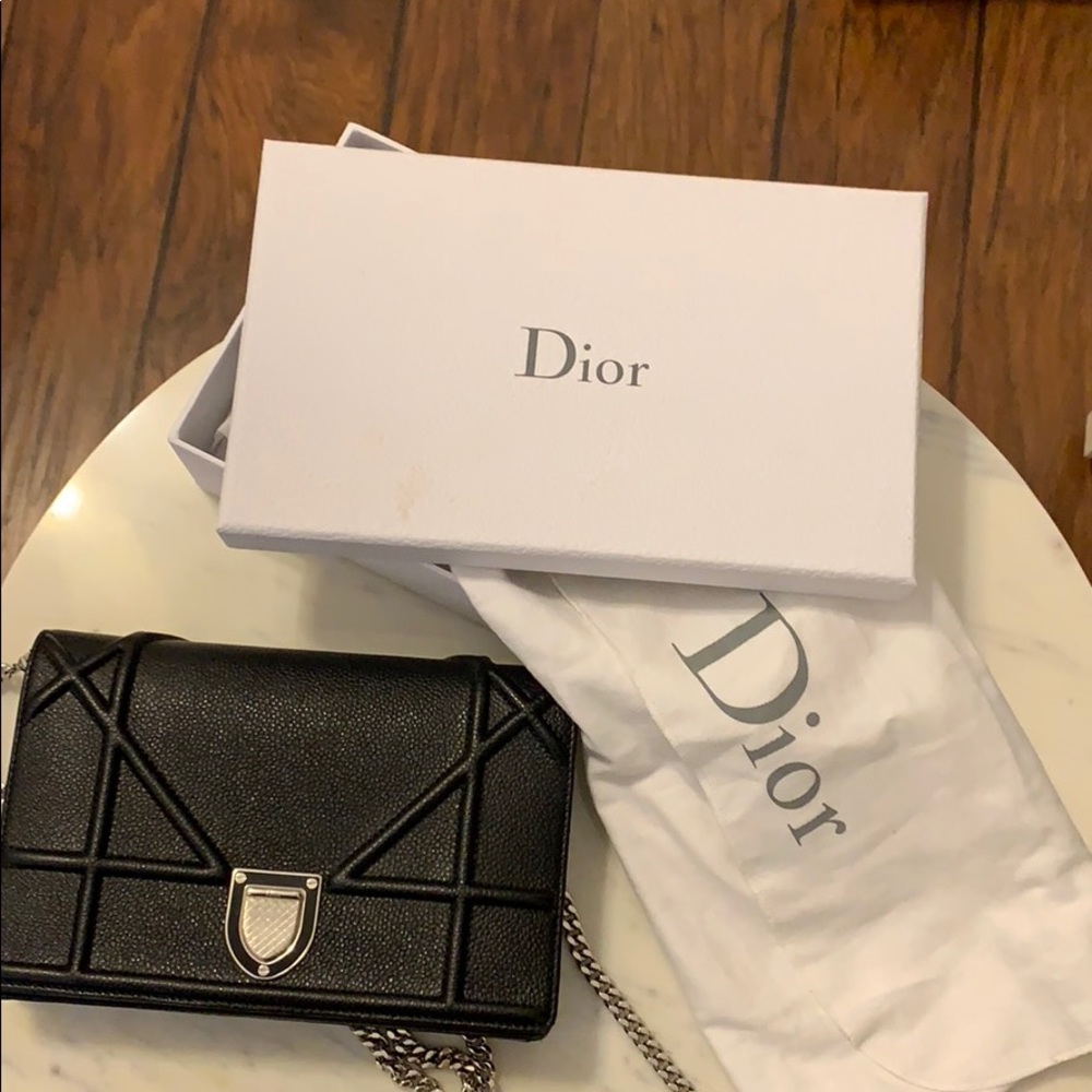 !!!SOLD!!! Diorama Wallet on Chain